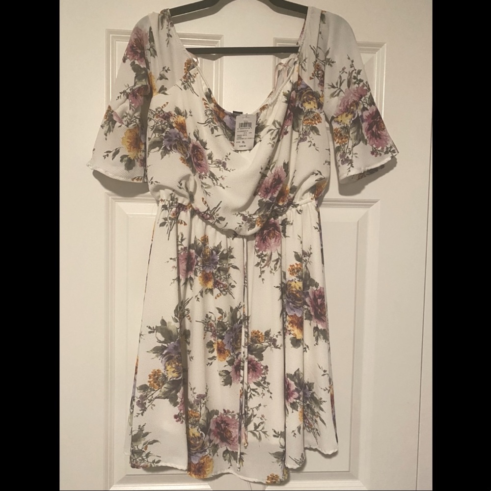 Floral white dress with off-the-shoulder bell sleeves; NWT. XL.